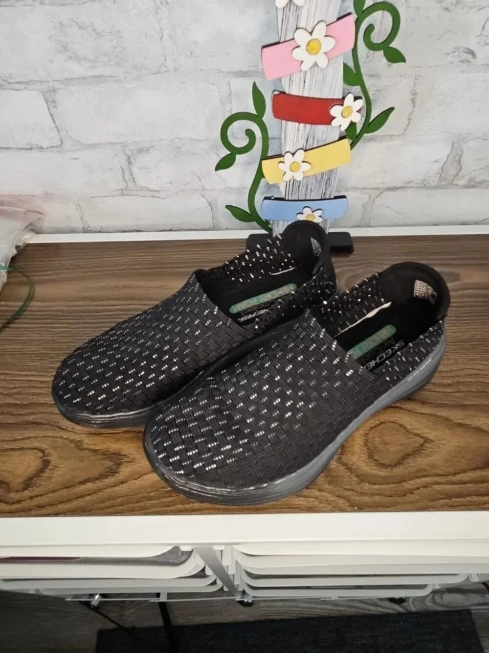 Skechers women's Canvas slip on sneakers air cooled memory foam black size 9